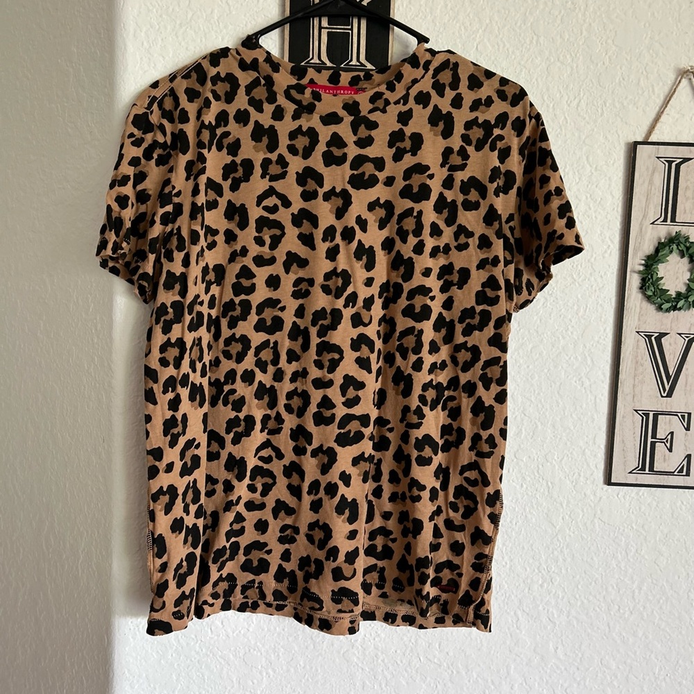 💰PRICE ⬇️ N PHILANTHROPY • Leopard Short Sleeve Blouse • sz S • - Picture 4 of 7